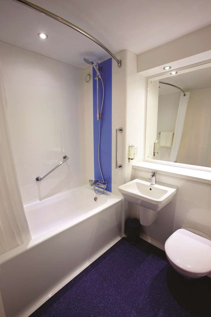 Travelodge Preston Chorley Chorley  Δωμάτιο φωτογραφία